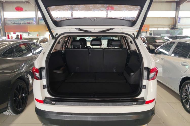 Used Skoda Kodiaq 2017 TSI330 7-Seater Two-Wheel-Drive Luxury Edition Trunk