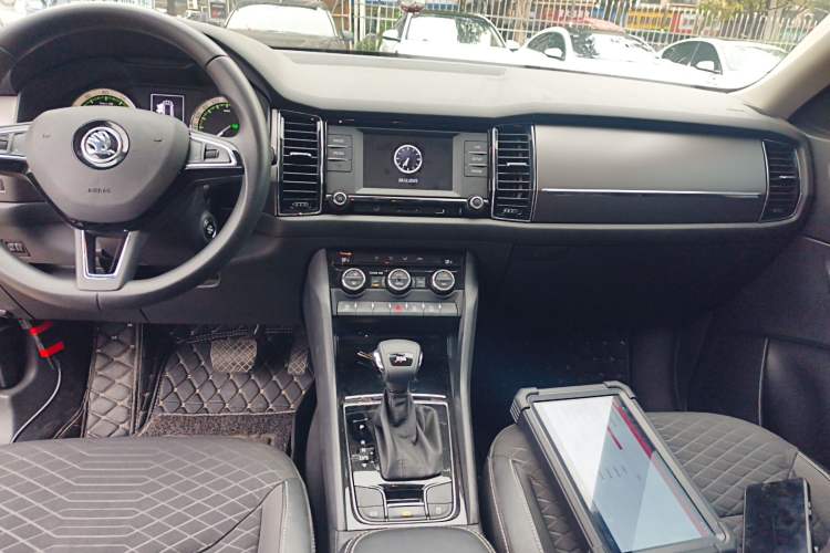 Used Skoda Kodiaq 2017 TSI330 5-seat Two-Wheel Drive Comfort Edition Audio And AC Panel