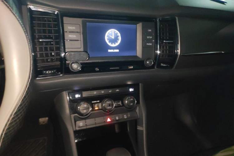 Used Skoda Kodiaq 2017 TSI330 5-Seat Two-Wheel Drive Luxury Edition Audio And AC Panel