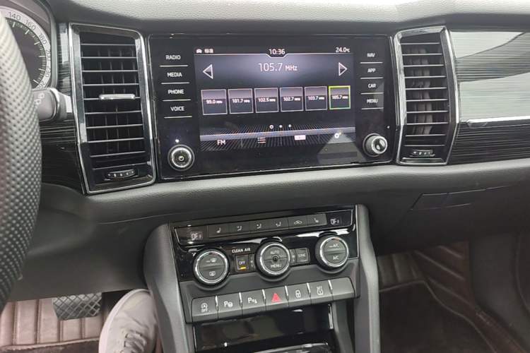 Used Skoda Kodiaq 2017 TSI380 7-Seater Four-Wheel-Drive Flagship Edition Audio And AC Panel