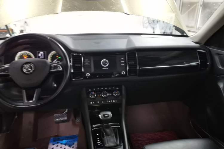 Used Skoda Kodiaq 2017 TSI330 7-Seater Two-Wheel-Drive Luxury Edition Audio And AC Panel