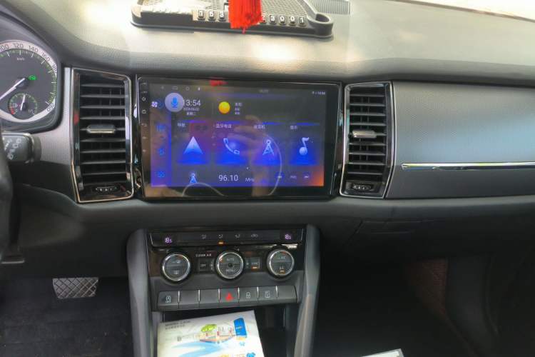 Used Skoda Kodiaq 2017 TSI330 5-seat Two-Wheel Drive Comfort Edition Audio And AC Panel