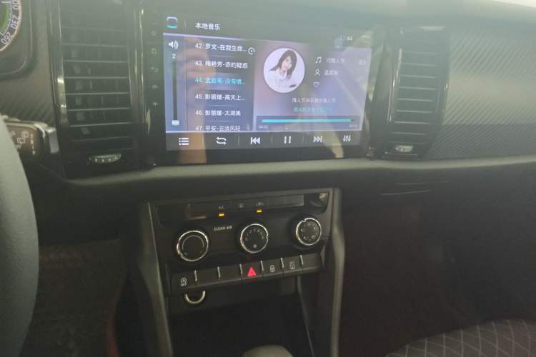 Used Skoda Kodiaq 2017 TSI330 5-Seat Two-Wheel Drive Standard Edition Audio And AC Panel