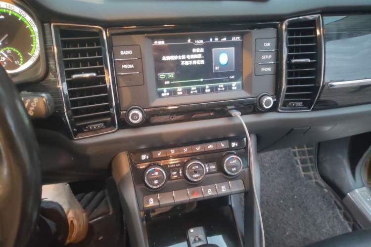 Used Skoda Kodiaq 2017 TSI330 7-Seater Two-Wheel-Drive Luxury Edition Audio And AC Panel