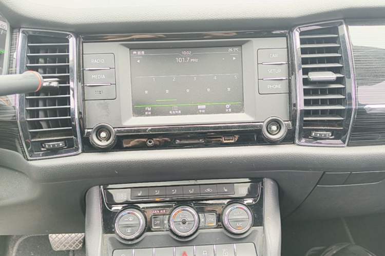Used Skoda Kodiaq 2017 TSI330 7-Seater Two-Wheel-Drive Luxury Edition Audio And AC Panel