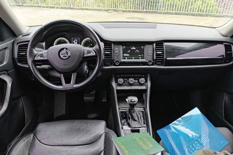 Used Skoda Kodiaq 2017 TSI330 7-Seater Two-Wheel-Drive Luxury Edition Center Console