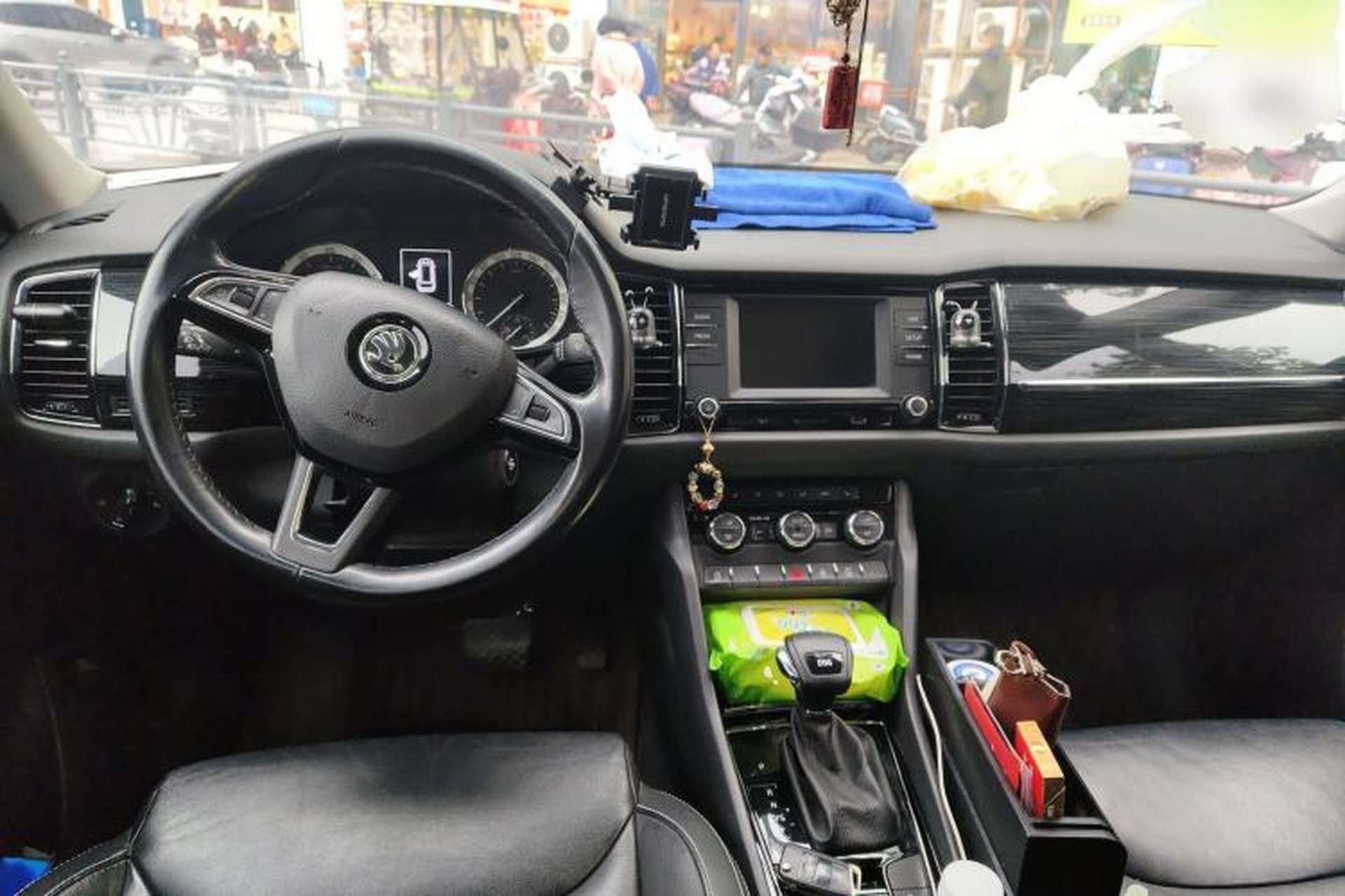 Used Skoda Kodiaq 2017 TSI330 7-Seater Two-Wheel-Drive Luxury Edition Center Console