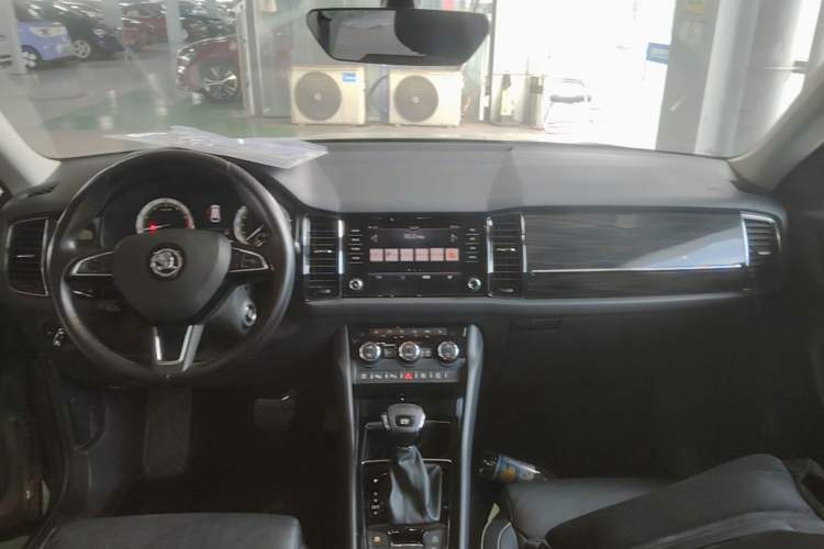 Used Skoda Kodiaq 2017 TSI380 7-Seater Four-Wheel-Drive Flagship Edition Center Console
