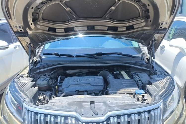 Used Skoda Kodiaq 2017 TSI330 7-Seater Two-Wheel-Drive Luxury Edition Engine Bay