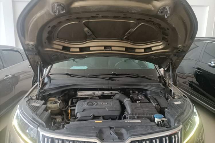 Used Skoda Kodiaq 2017 TSI330 7-Seater Two-Wheel-Drive Luxury Edition Engine Bay