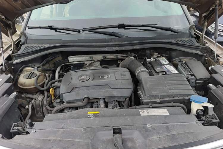 Used Skoda Kodiaq 2017 TSI380 7-Seater Four-Wheel-Drive Flagship Edition Engine Bay