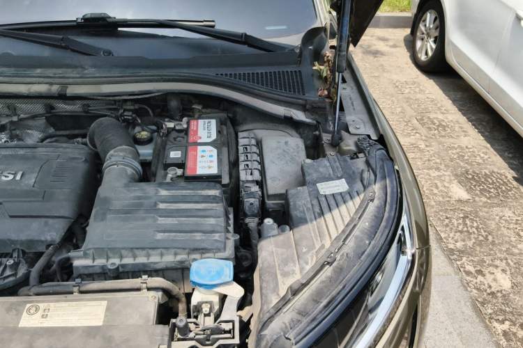 Used Skoda Kodiaq 2017 TSI330 7-Seater Two-Wheel-Drive Luxury Edition Engine Bay Left