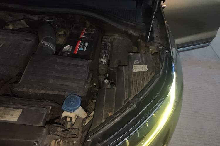 Used Skoda Kodiaq 2017 TSI330 7-Seater Two-Wheel-Drive Luxury Edition Engine Bay Left