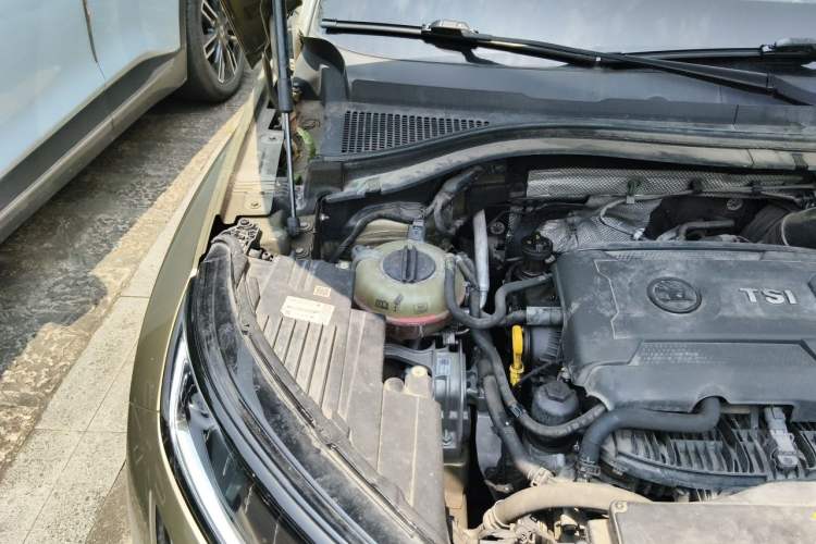 Used Skoda Kodiaq 2017 TSI330 7-Seater Two-Wheel-Drive Luxury Edition Engine Bay Right