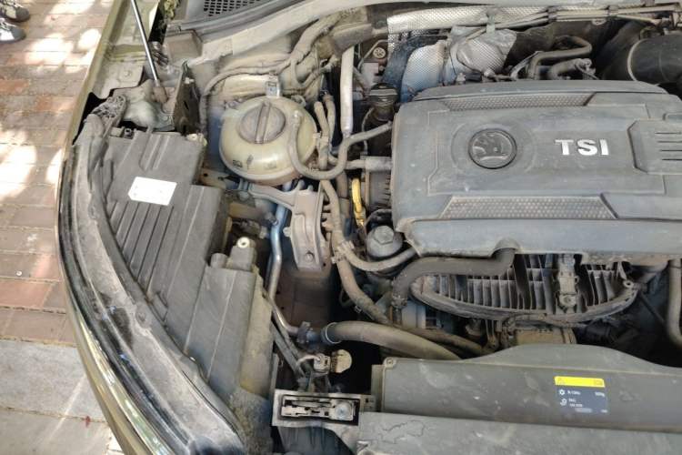 Used Skoda Kodiaq 2017 TSI330 7-Seater Two-Wheel-Drive Luxury Edition Engine Bay Right