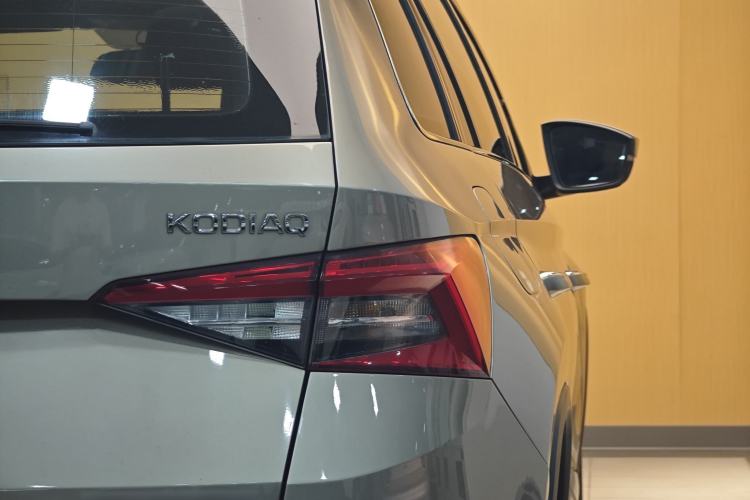 Used Skoda Kodiaq 2017 TSI330 7-Seater Two-Wheel-Drive Luxury Edition Exterior 10