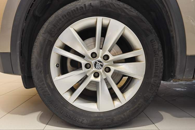 Used Skoda Kodiaq 2017 TSI330 7-Seater Two-Wheel-Drive Luxury Edition Exterior 4