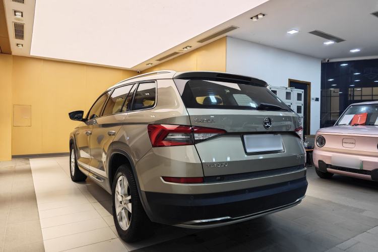 Used Skoda Kodiaq 2017 TSI330 7-Seater Two-Wheel-Drive Luxury Edition Exterior 9