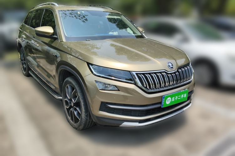 Used Skoda Kodiaq 2017 TSI330 7-Seater Two-Wheel-Drive Luxury Edition Front Right 45 Deg