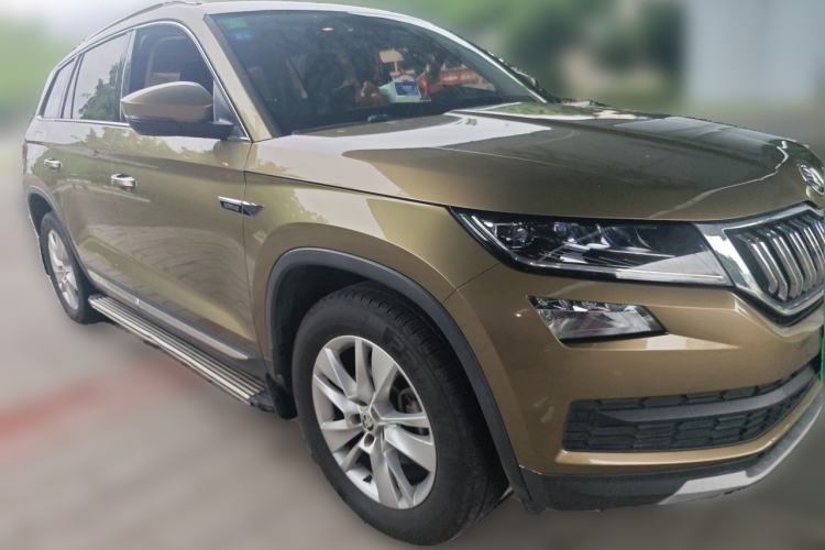 Used Skoda Kodiaq 2017 TSI330 7-Seater Two-Wheel-Drive Luxury Edition Front Right 45 Deg