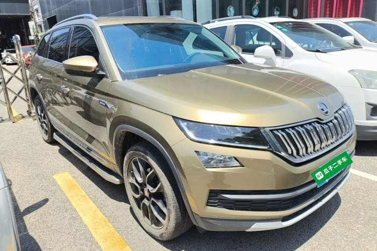 Used Skoda Kodiaq 2017 TSI330 7-Seater Two-Wheel-Drive Luxury Edition Front Right 45 Deg