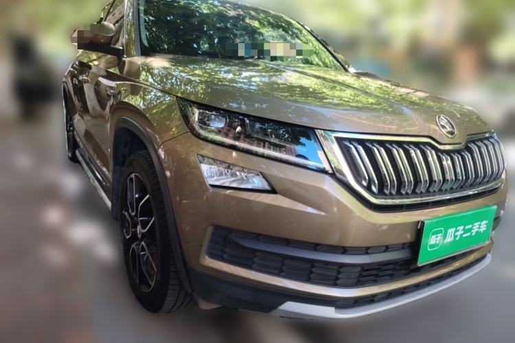 Used Skoda Kodiaq 2017 TSI330 7-Seater Two-Wheel-Drive Luxury Edition Front Right 45 Deg