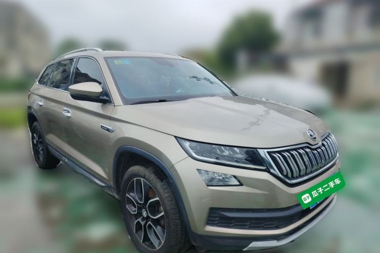 Used Skoda Kodiaq 2017 TSI330 7-Seater Two-Wheel-Drive Luxury Edition Front Right 45 Deg