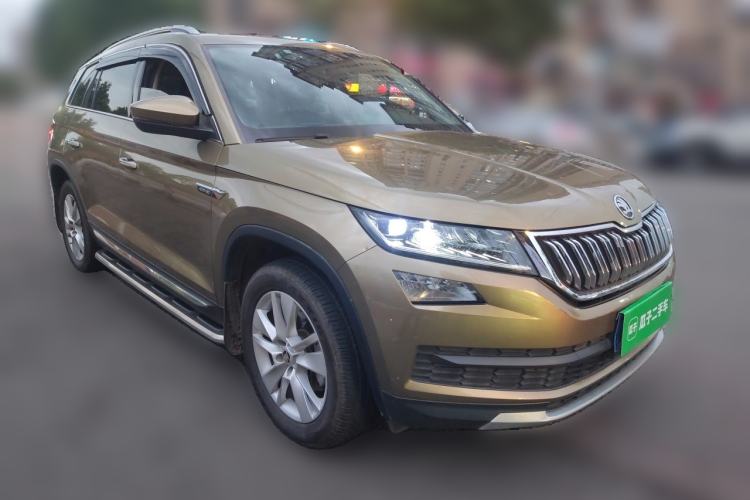 Used Skoda Kodiaq 2017 TSI330 7-Seater Two-Wheel-Drive Luxury Edition Front Right 45 Deg