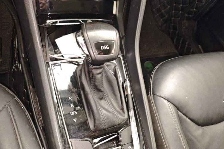 Used Skoda Kodiaq 2017 TSI330 5-Seat Two-Wheel Drive Luxury Edition Gear Lever