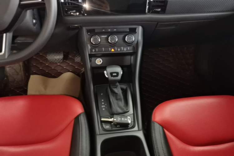 Used Skoda Kodiaq 2017 TSI330 5-Seat Two-Wheel Drive Standard Edition Gear Lever