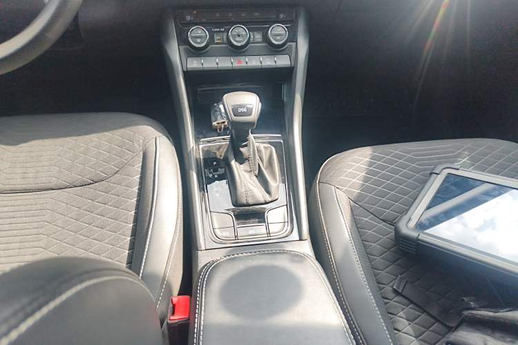 Used Skoda Kodiaq 2017 TSI330 5-seat Two-Wheel Drive Comfort Edition Gear Lever
