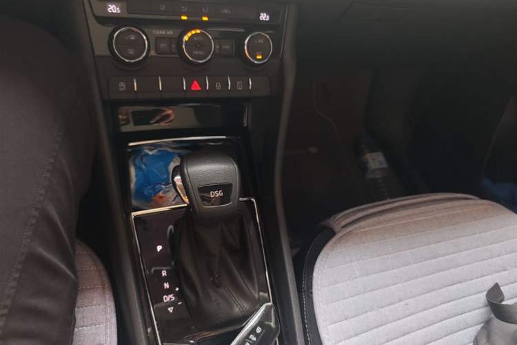 Used Skoda Kodiaq 2017 TSI330 5-seat Two-Wheel Drive Comfort Edition Gear Lever