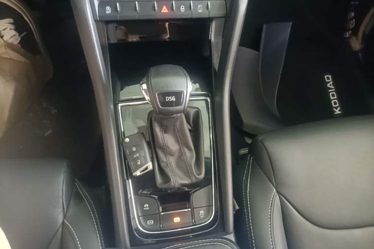 Used Skoda Kodiaq 2017 TSI330 7-Seater Two-Wheel-Drive Luxury Edition Gear Lever