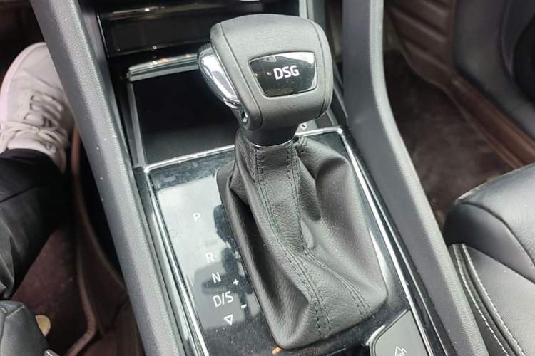 Used Skoda Kodiaq 2017 TSI380 7-Seater Four-Wheel-Drive Flagship Edition Gear Lever