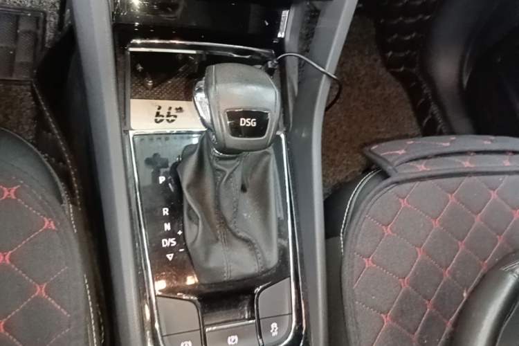 Used Skoda Kodiaq 2017 TSI330 5-Seat Two-Wheel Drive Luxury Edition Gear Lever