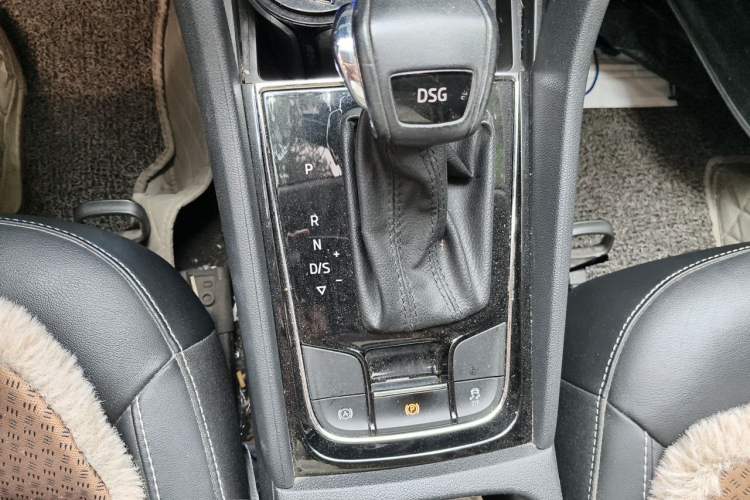 Used Skoda Kodiaq 2017 TSI330 5-Seat Two-Wheel Drive Luxury Edition Gear Lever