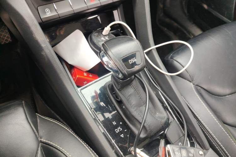 Used Skoda Kodiaq 2017 TSI330 7-Seater Two-Wheel-Drive Luxury Edition Gear Lever