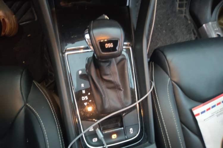 Used Skoda Kodiaq 2017 TSI330 7-Seater Two-Wheel-Drive Luxury Edition Gear Lever