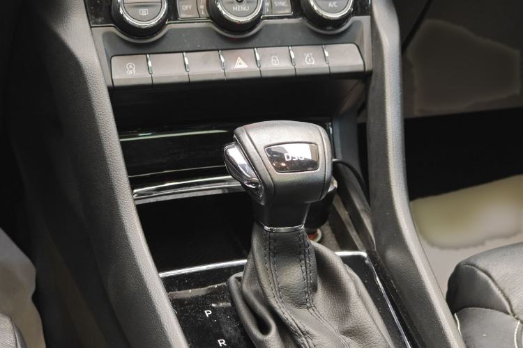 Used Skoda Kodiaq 2017 TSI330 7-Seater Two-Wheel-Drive Luxury Edition Gear Lever