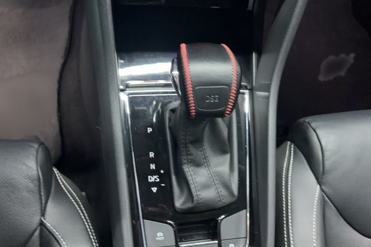 Used Skoda Kodiaq 2017 TSI330 7-Seater Two-Wheel-Drive Luxury Edition Gear Lever