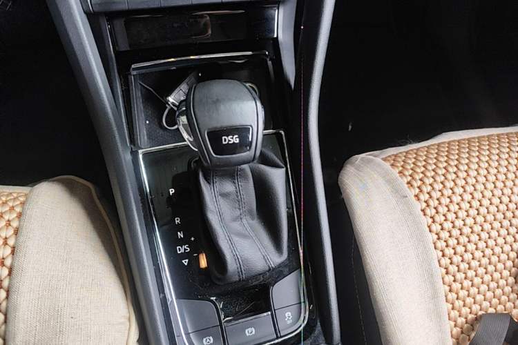 Used Skoda Kodiaq 2017 TSI330 5-Seat Two-Wheel Drive Luxury Edition Gear Lever