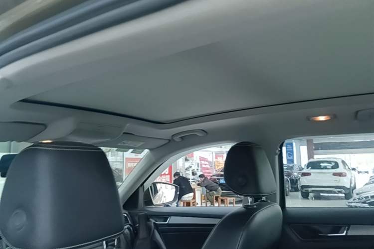 Used Skoda Kodiaq 2017 TSI330 5-Seat Two-Wheel Drive Luxury Edition Headliner