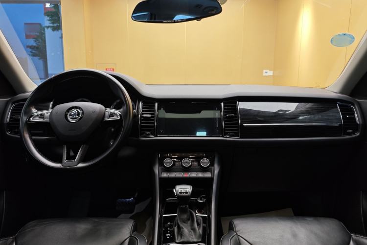 Used Skoda Kodiaq 2017 TSI330 7-Seater Two-Wheel-Drive Luxury Edition Interior 11