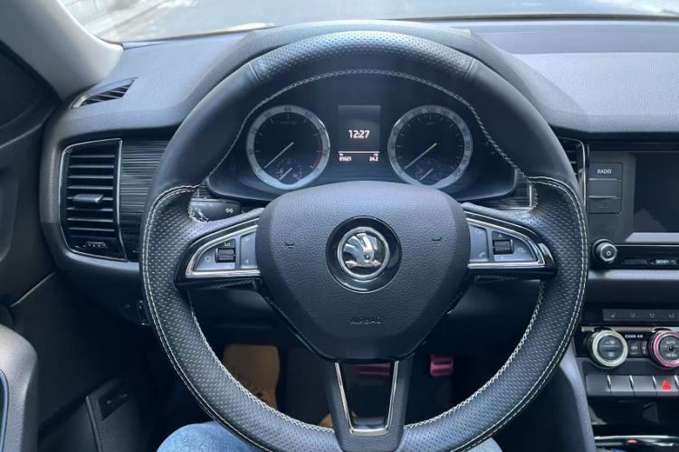 Used Skoda Kodiaq 2017 TSI330 7-Seater Two-Wheel-Drive Luxury Edition Interior 3