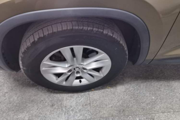 Used Skoda Kodiaq 2017 TSI330 5-Seat Two-Wheel Drive Standard Edition Left Front Wheel Hub