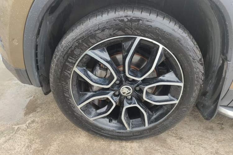 Used Skoda Kodiaq 2017 TSI380 7-Seater Four-Wheel-Drive Flagship Edition Left Front Wheel Hub