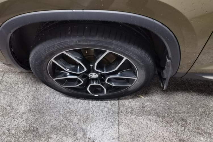 Used Skoda Kodiaq 2017 TSI330 7-Seater Two-Wheel-Drive Luxury Edition Left Front Wheel Hub