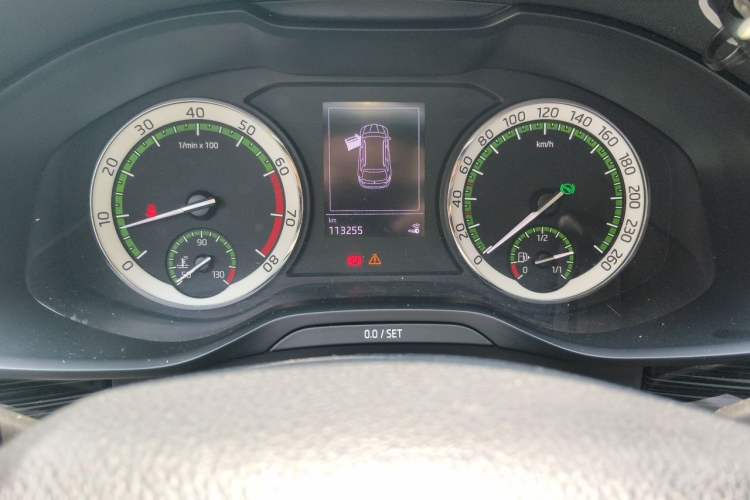 Used Skoda Kodiaq 2017 TSI330 7-Seater Two-Wheel-Drive Luxury Edition Odometer Close Up