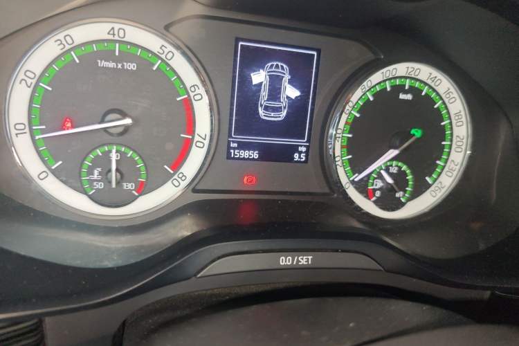 Used Skoda Kodiaq 2017 TSI330 7-Seater Two-Wheel-Drive Luxury Edition Odometer Close Up