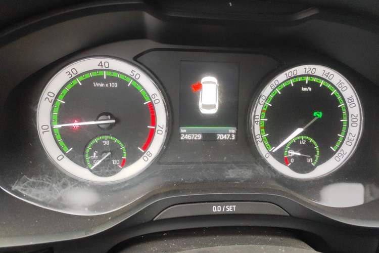 Used Skoda Kodiaq 2017 TSI380 7-Seater Four-Wheel-Drive Flagship Edition Odometer Close Up